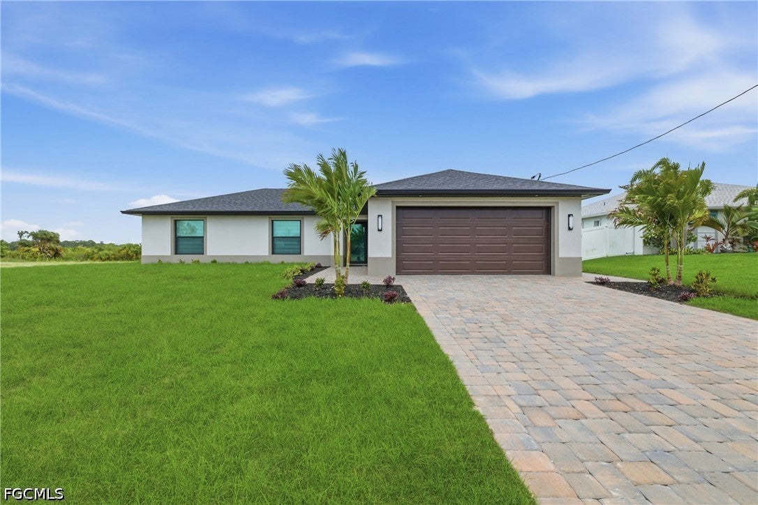 2201 NE 10 Pl, Cape Coral, FL 33909 photo