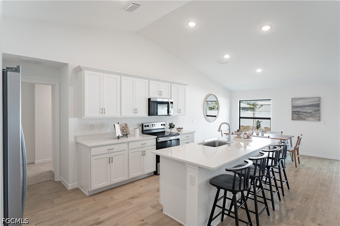 8 SE 8 Pl, Cape Coral, FL 33990 photo