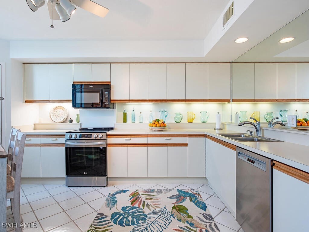 5555 Heron Point Dr #1602, Naples, FL 34108 photo
