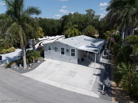 Single Family Residence in Fort Myers FL 5570 Cypresswoods Resort Drive.jpg