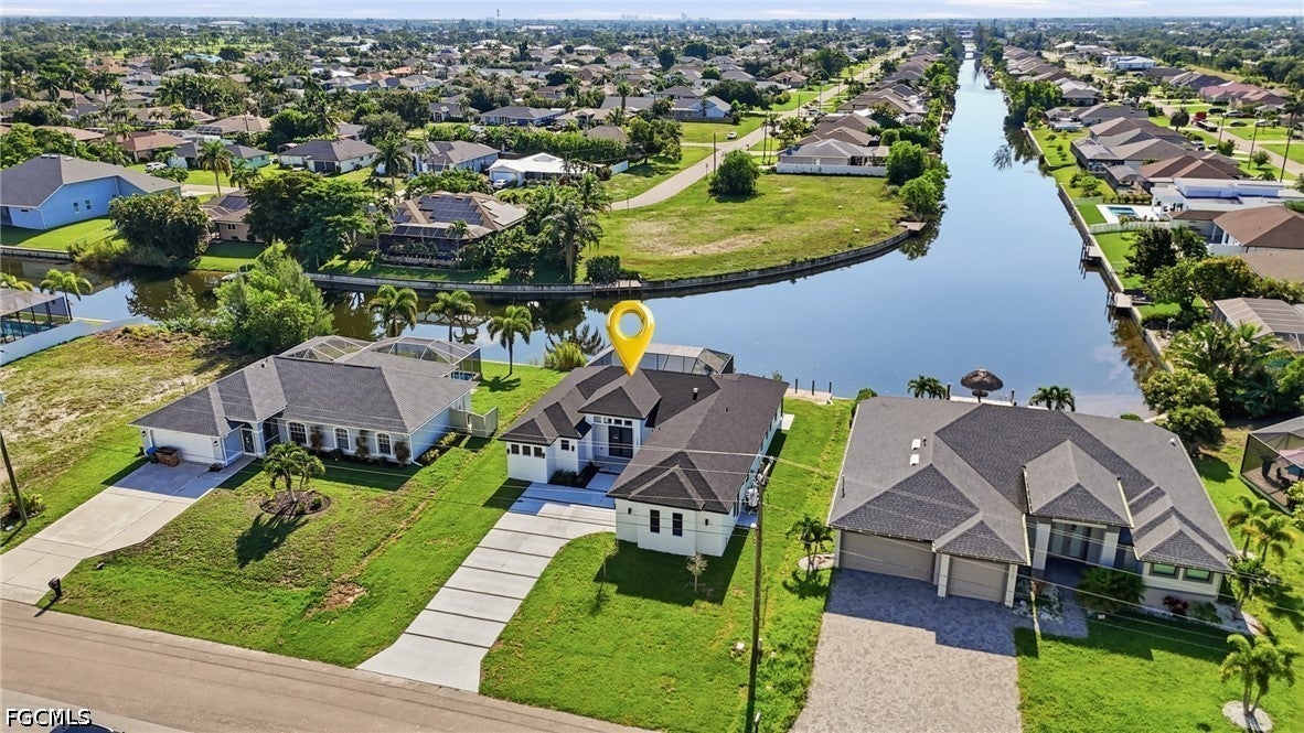 2305 SW 15 Pl, Cape Coral, FL 33991 photo