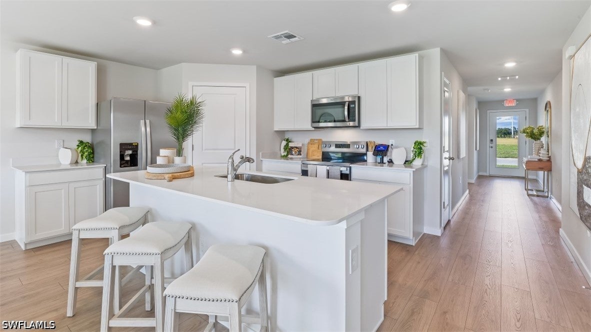 722 SE 9 Ave, Cape Coral, FL 33990 photo