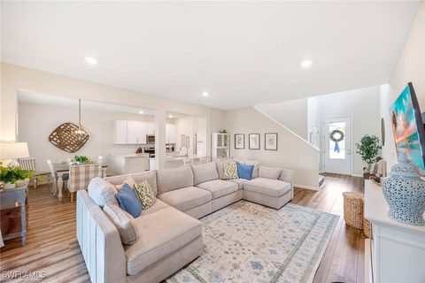 Single Family Residence in Fort Myers FL 9114 Bexley Drive.jpg