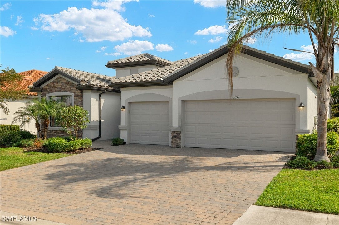 11892 Hickory Estates Cir, Fort Myers, FL 33913 photo