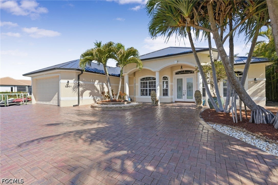 2501 19 Pl, Cape Coral, FL 33904
