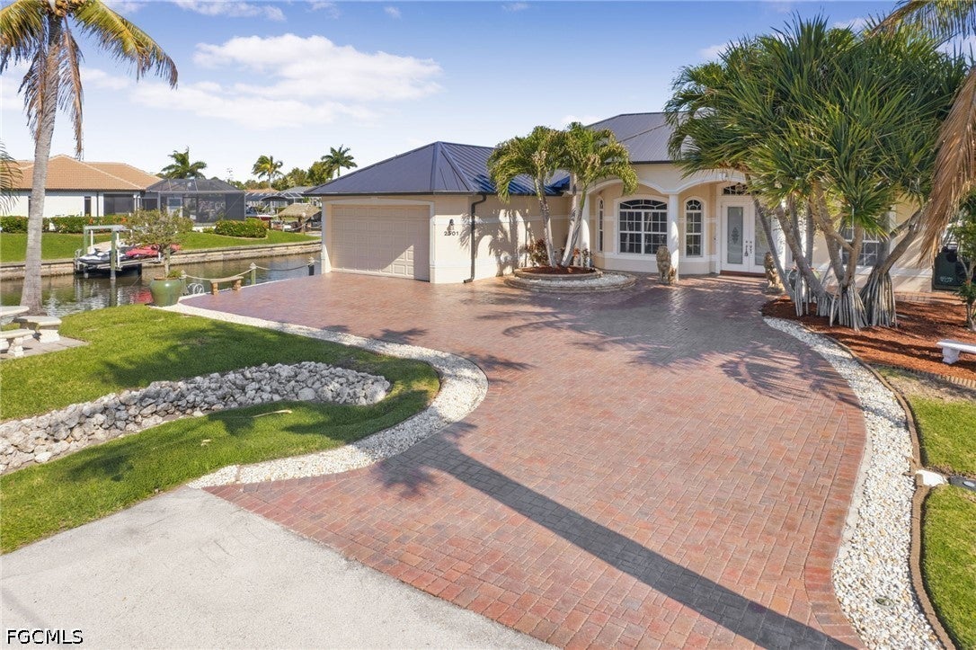 2501 SE 19 Pl, Cape Coral, FL 33904 photo