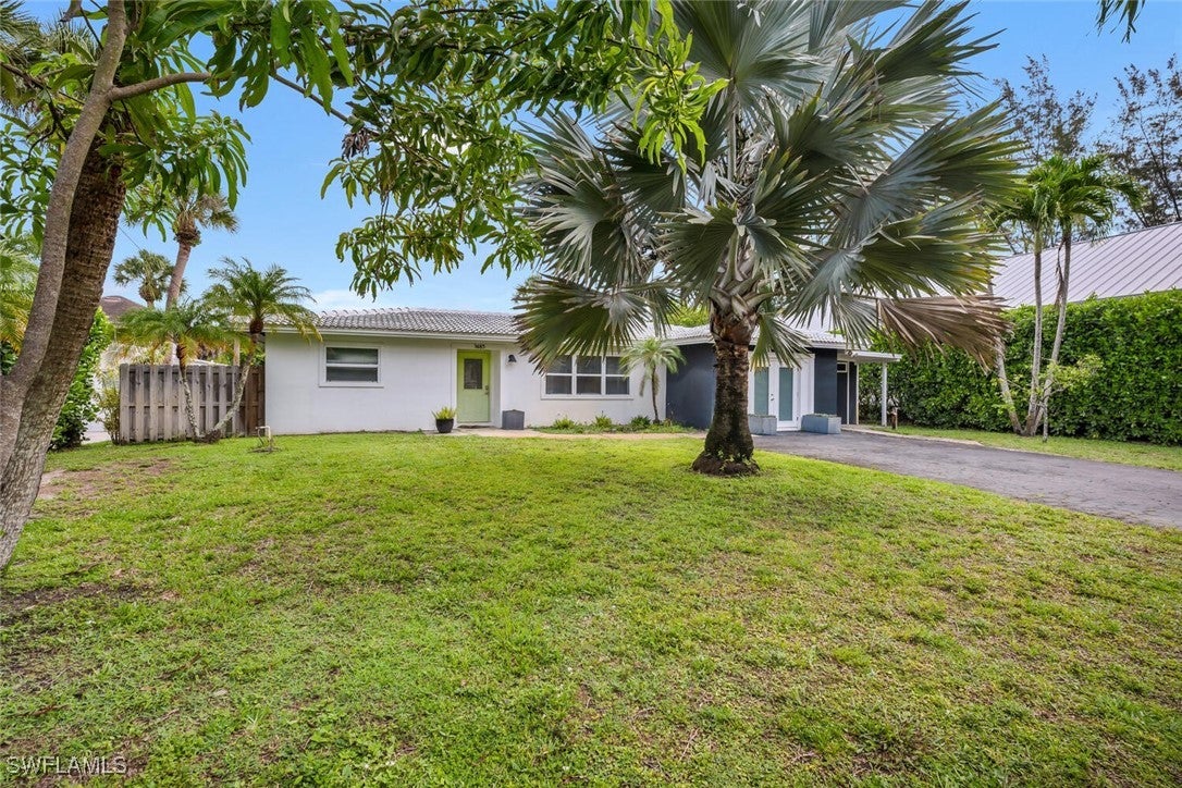 1483 Bembury Dr, Naples, FL 34102 photo