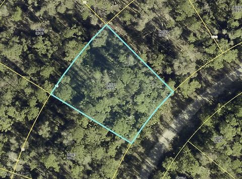  in LEHIGH ACRES FL 509/511 Ladd Street.jpg