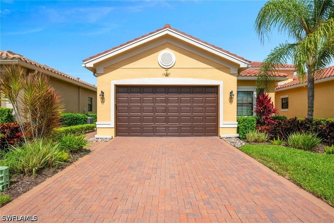 13322 Silktail Dr, Naples, FL 34109