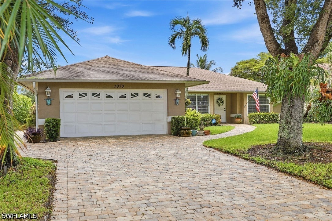 1073 Alhambra Cir, Naples, FL 34103