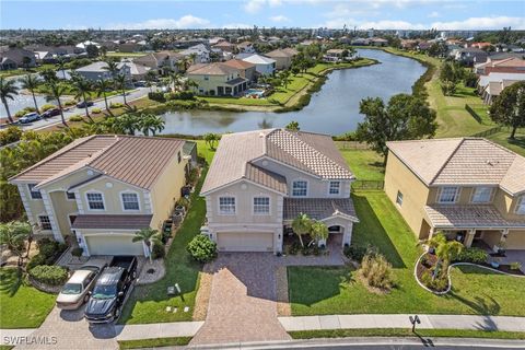 Single Family Residence in Cape Coral FL 2088 Cape Heather Circle.jpg