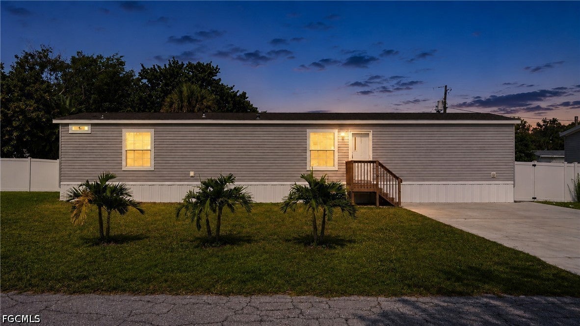 21190 Cypress Park Cir, Estero, FL 33928 photo