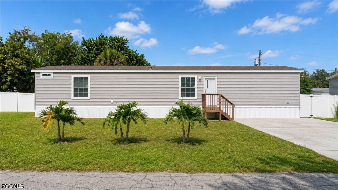 21190 Cypress Park Cir, Estero, FL 33928 photo