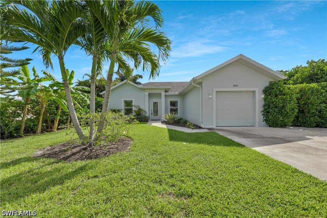 3892 14 St, Naples, FL 34103