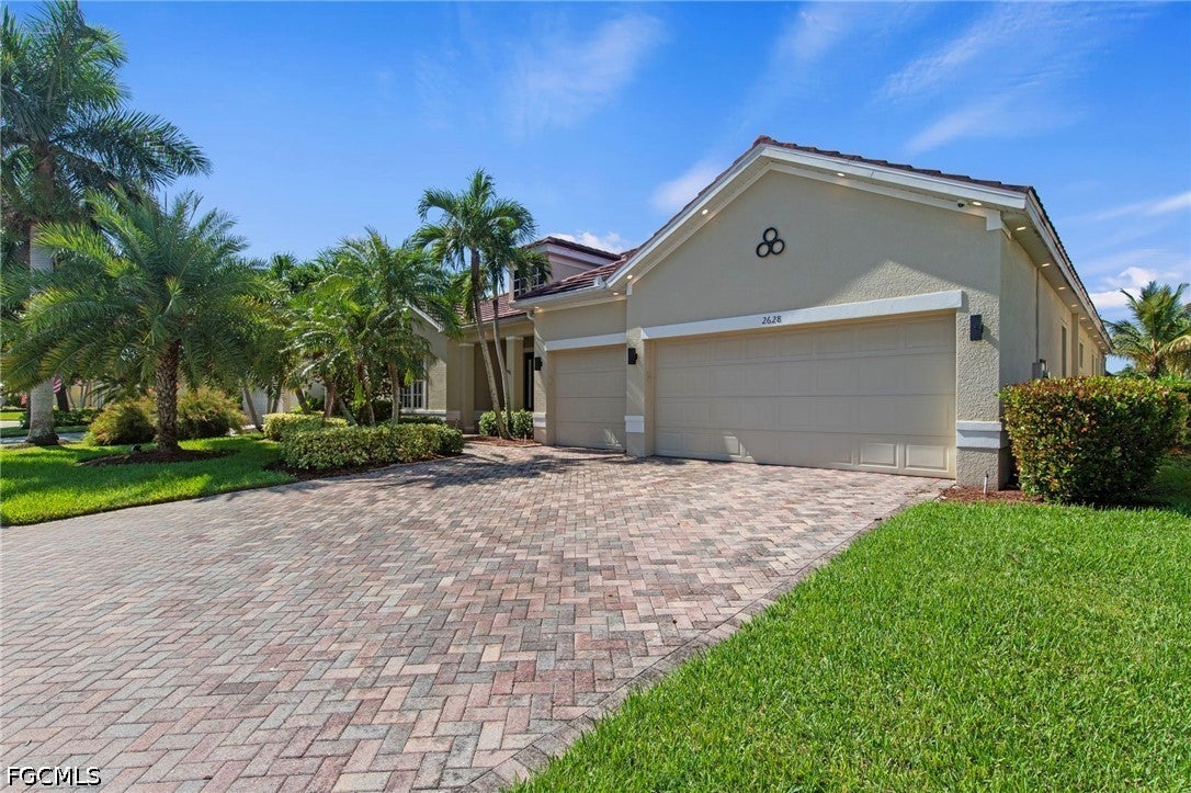 2628 Fairmont Cove Ct, Cape Coral, FL 33991 photo