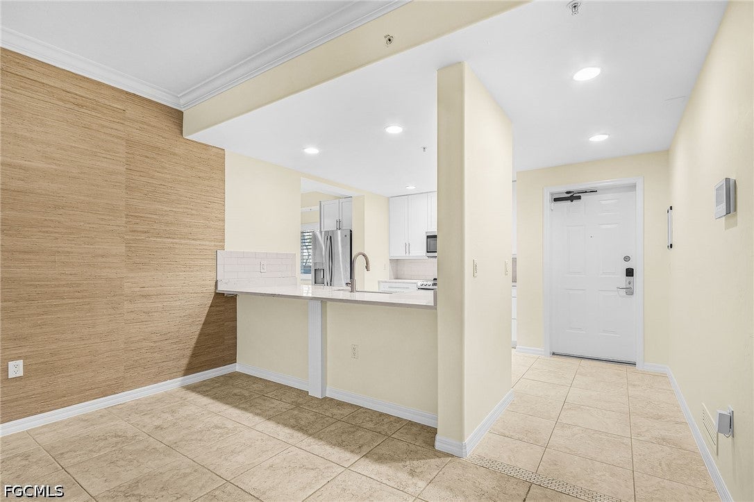221 9 St #301, Naples, FL 34102 photo