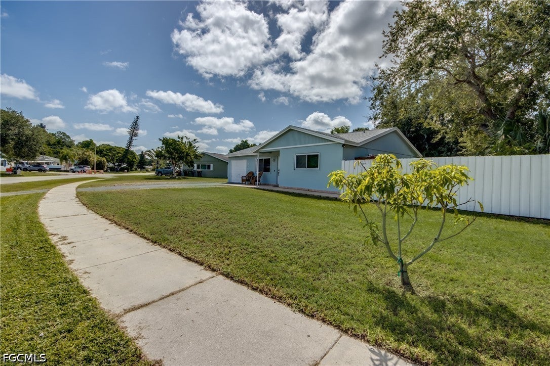 2912 Poinciana Dr, Naples, FL 34105 photo