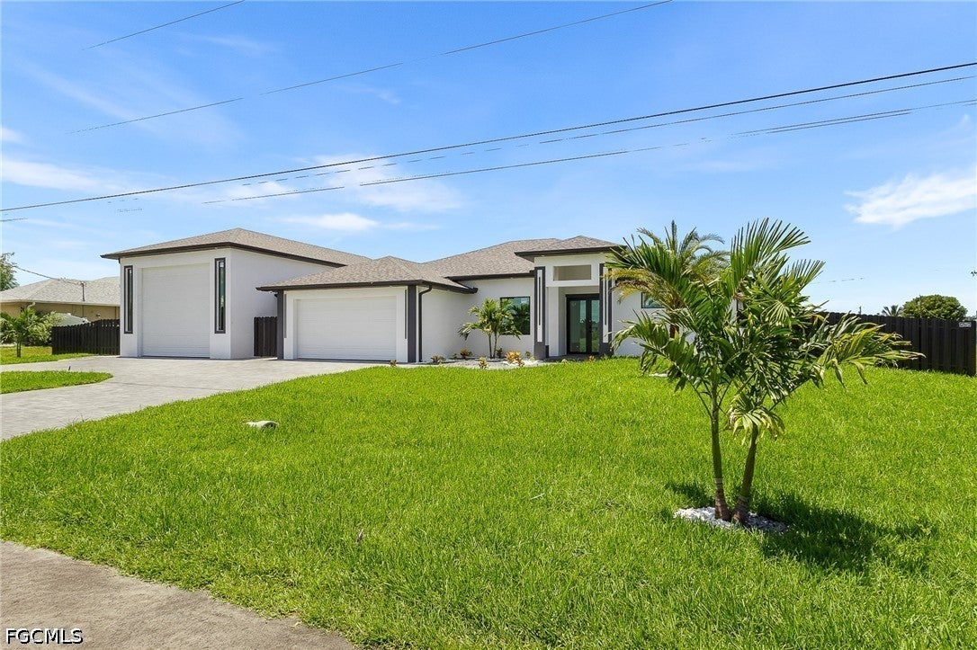 1018 NE Juanita Pl, Cape Coral, FL 33909 photo