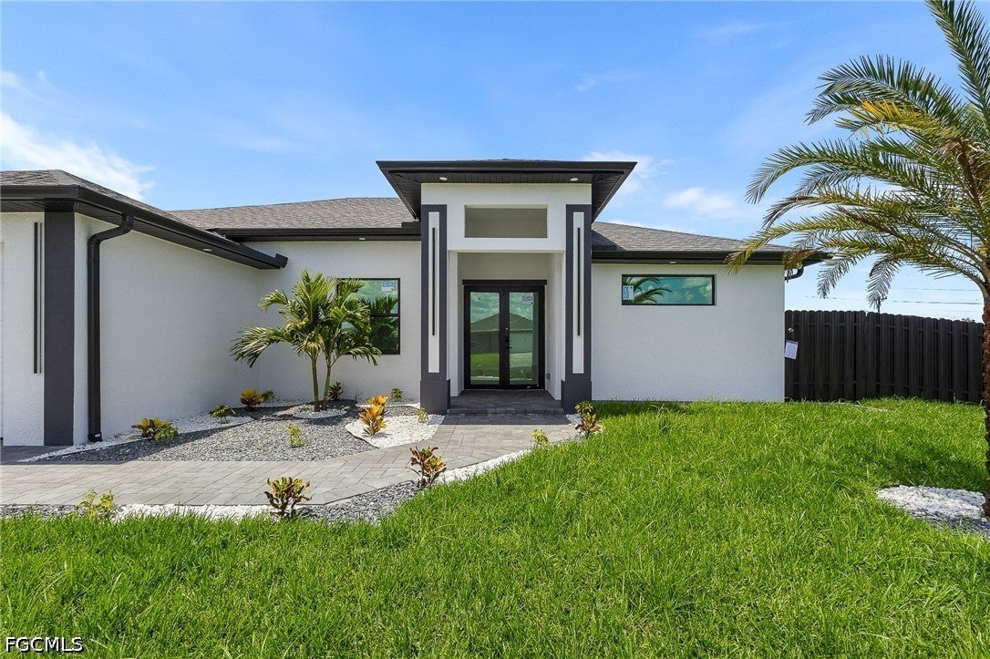 1018 NE Juanita Pl, Cape Coral, FL 33909 photo