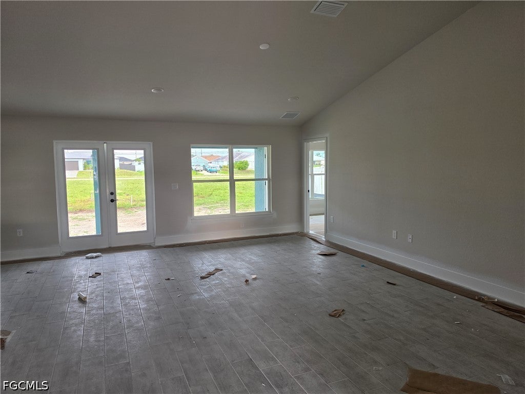 925 NW 8 Pl, Cape Coral, FL 33993 photo