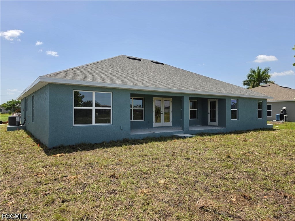 925 NW 8 Pl, Cape Coral, FL 33993 photo