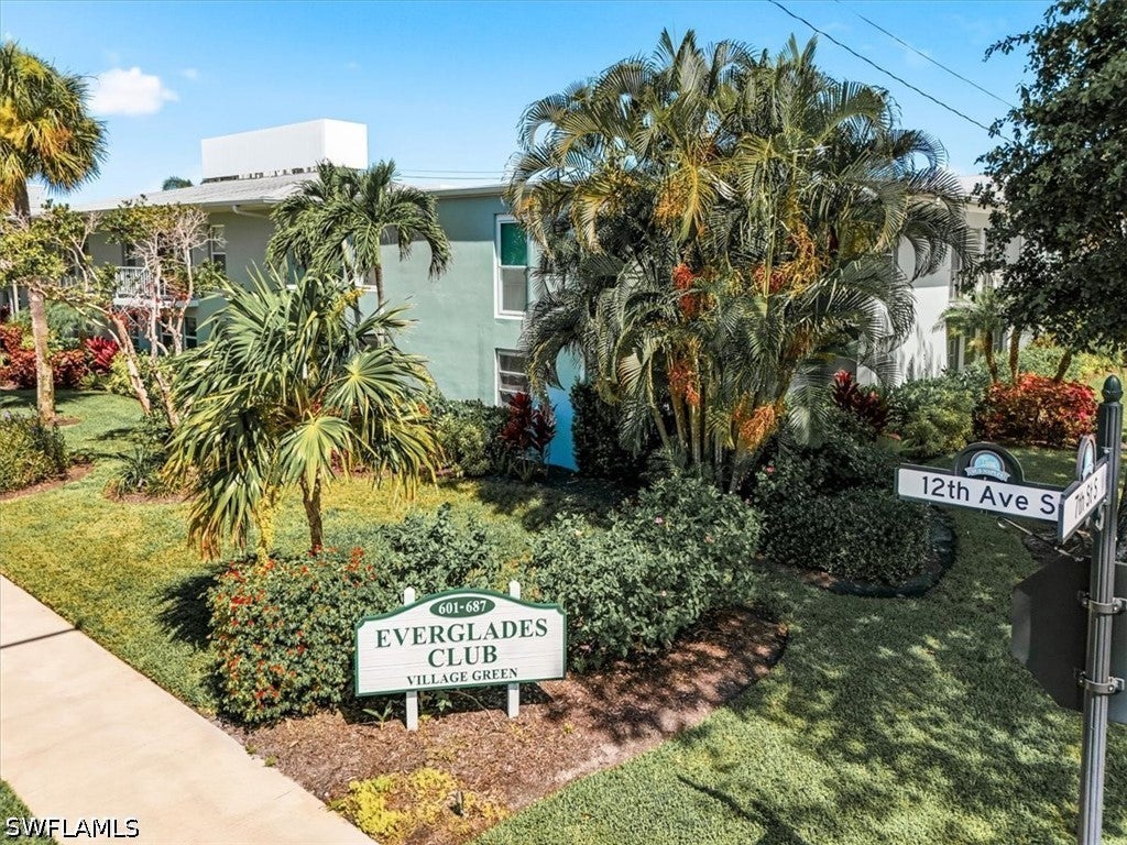 653 12 Ave, Naples, FL 34102