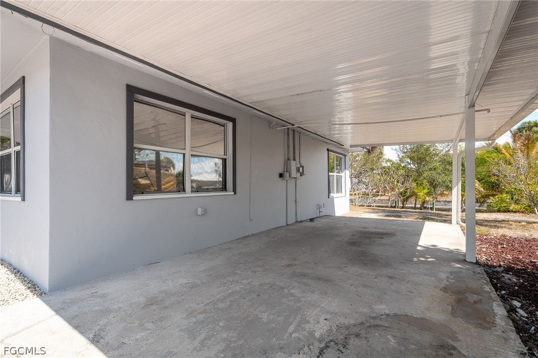 1006 April Ln, North Fort Myers, FL 33903 photo