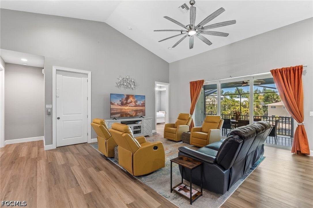 5809 Lauder St, Fort Myers Beach, FL 33931 photo