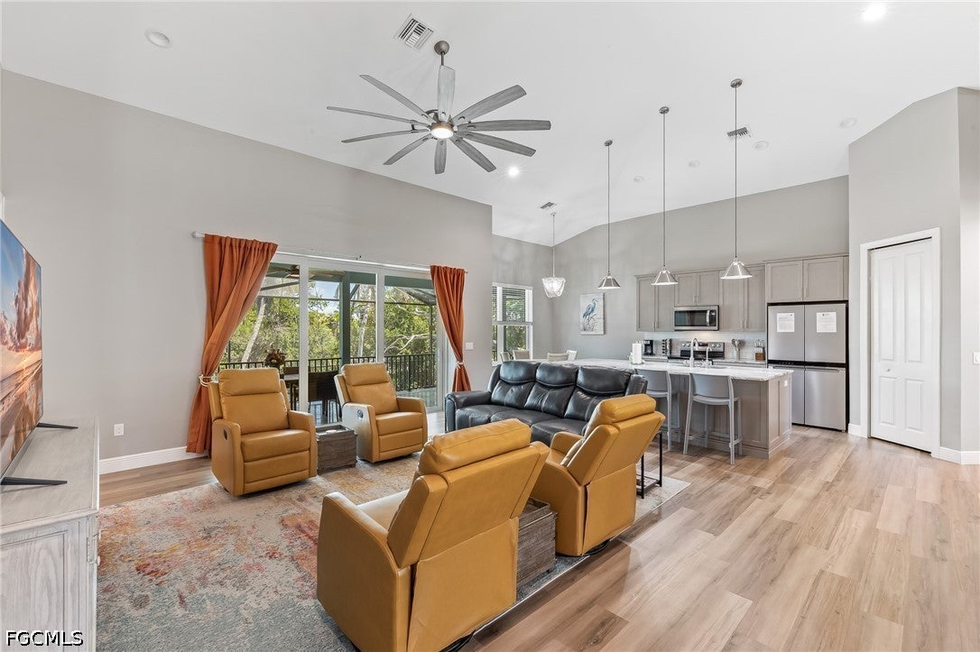 5809 Lauder St, Fort Myers Beach, FL 33931 photo