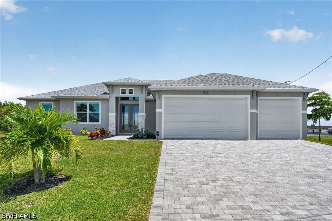 913 33 Pl, Cape Coral, FL 33993