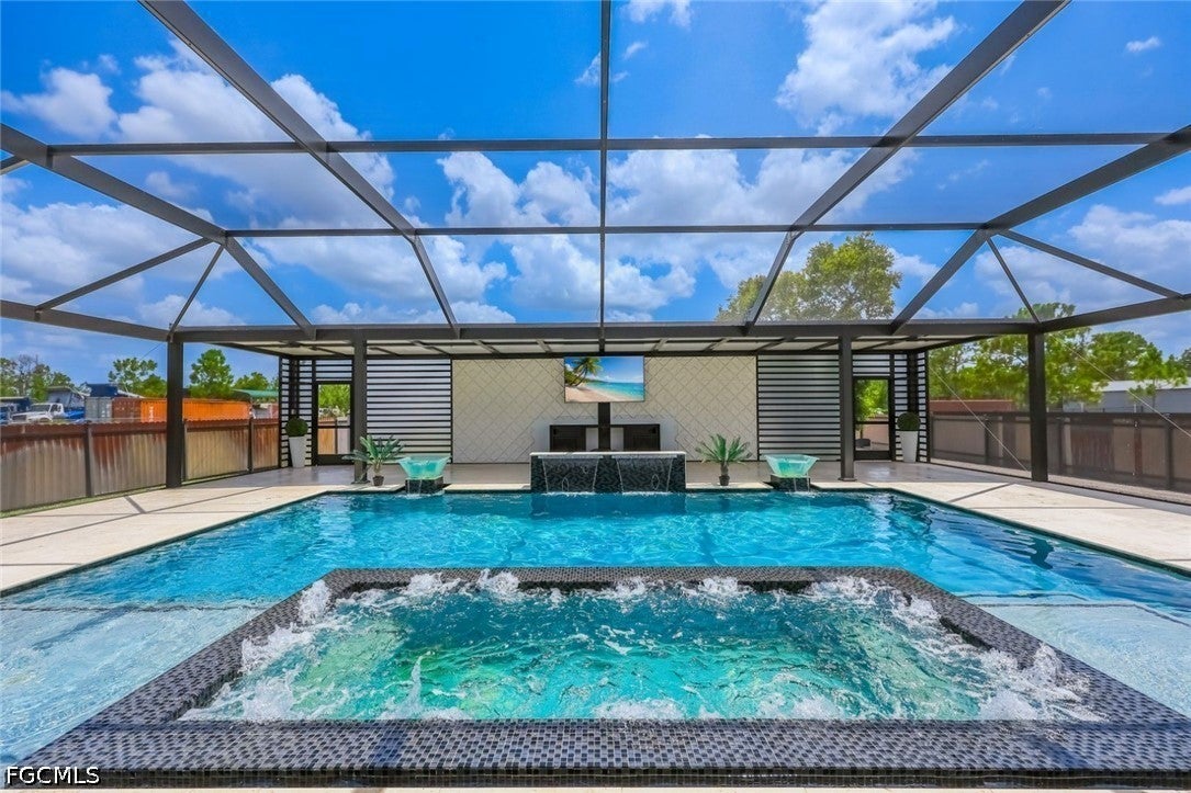 2968 41 Ave, Naples, FL 34120