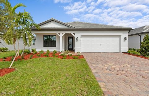 Single Family Residence in Alva FL 3052 Weston Manor Drive.jpg