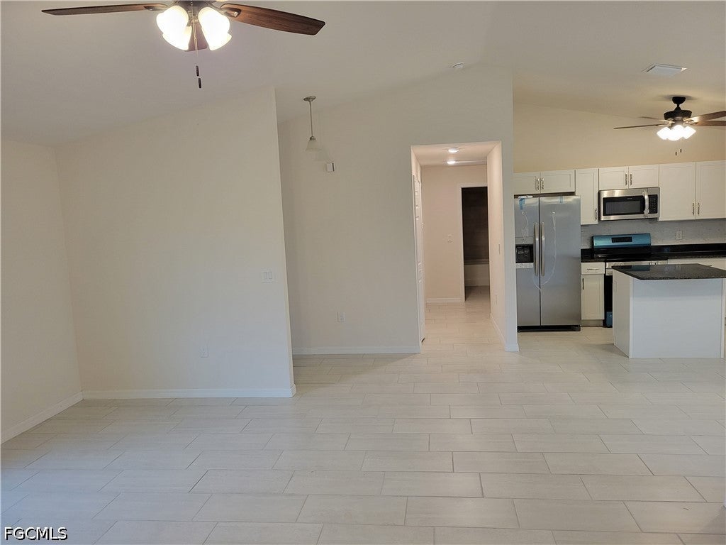 1105 NE 6 Pl, Cape Coral, FL 33909 photo