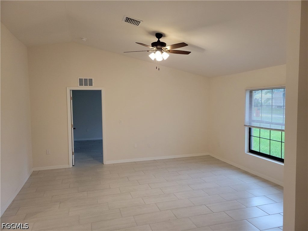 1105 NE 6 Pl, Cape Coral, FL 33909 photo