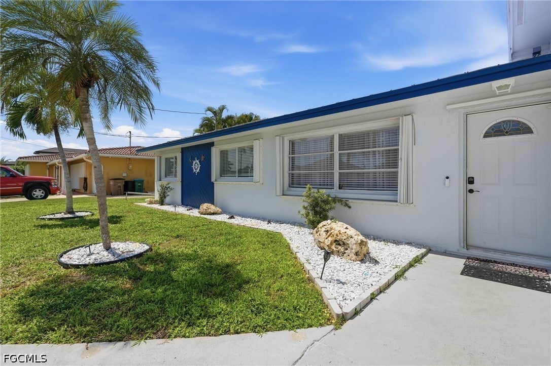 1421 SE 29 Terrace, Cape Coral, FL 33904 photo