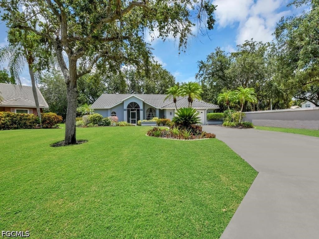 11481 Bent Pine Dr, Fort Myers, FL 33913 photo
