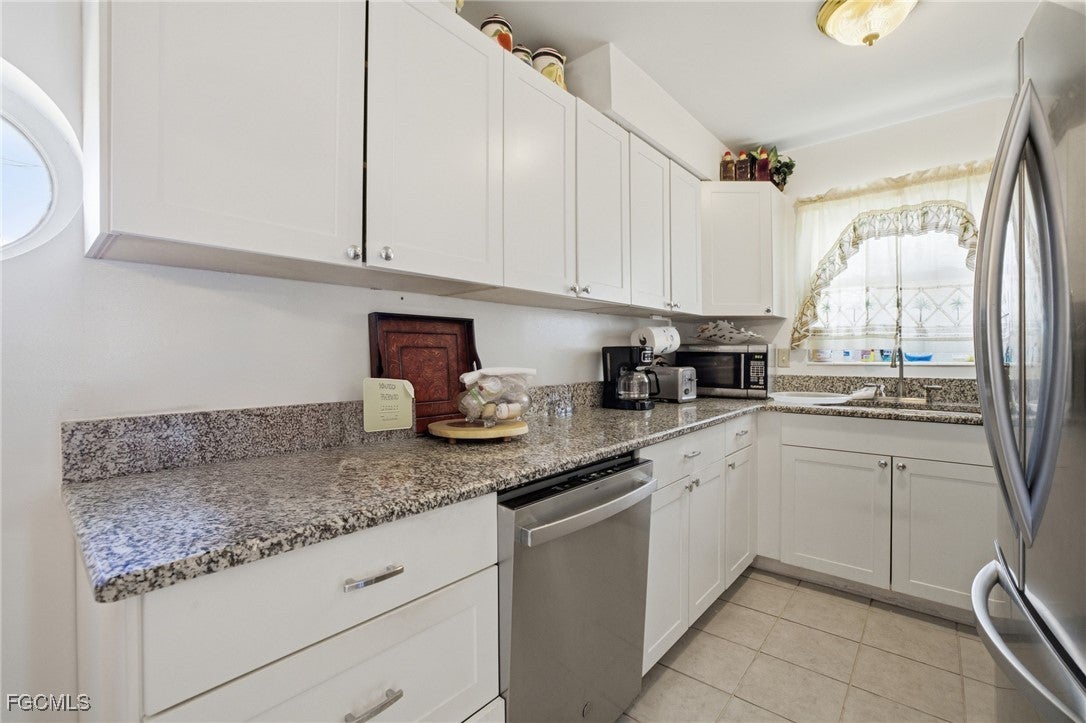 2431 Hunter Terrace, Fort Myers, FL 33901 photo
