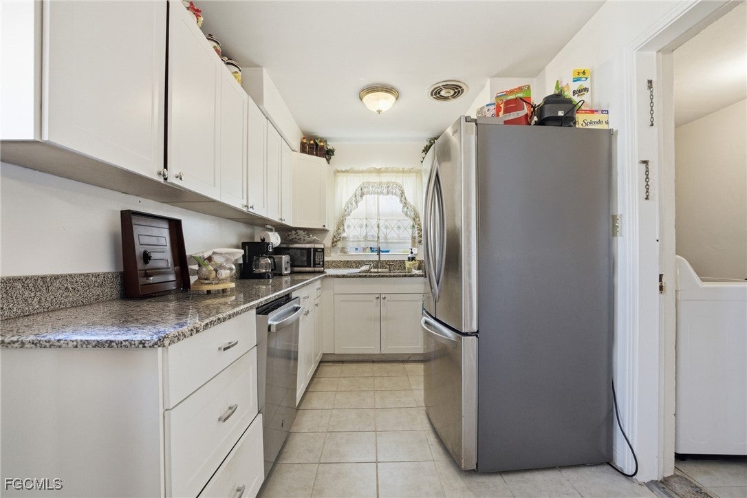 2431 Hunter Terrace, Fort Myers, FL 33901 photo