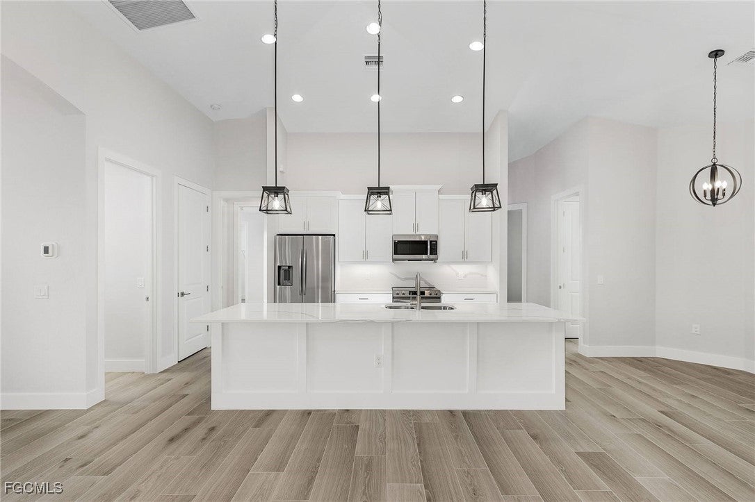 106 SW 33 Pl, Cape Coral, FL 33991 photo