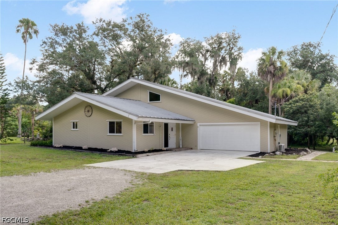 4613 Orange River Loop Rd, Fort Myers, FL 33905 photo