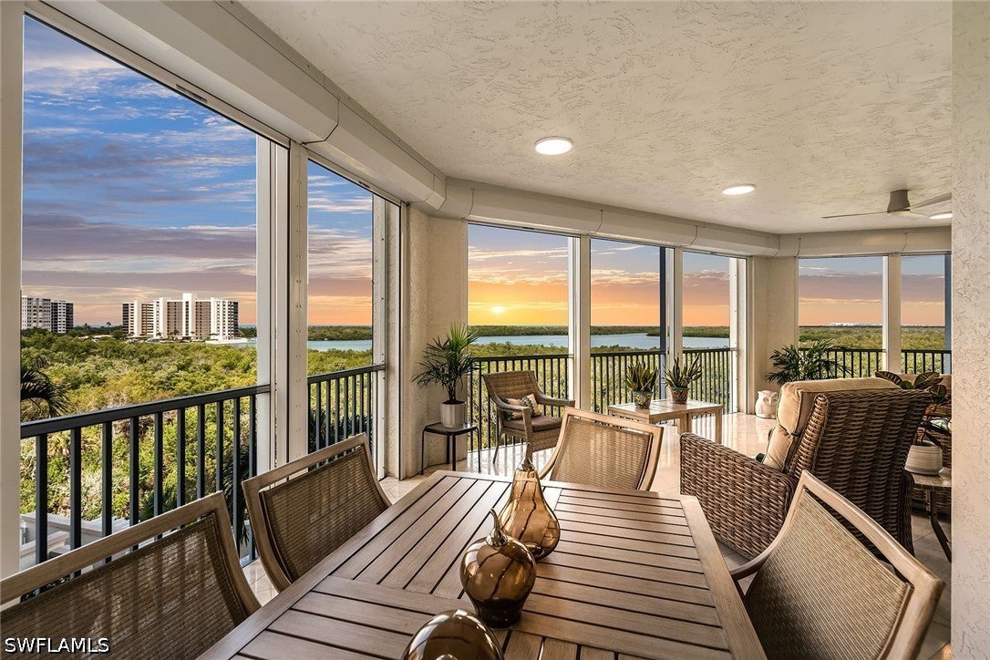 285 Grande Way, Naples, FL 34110