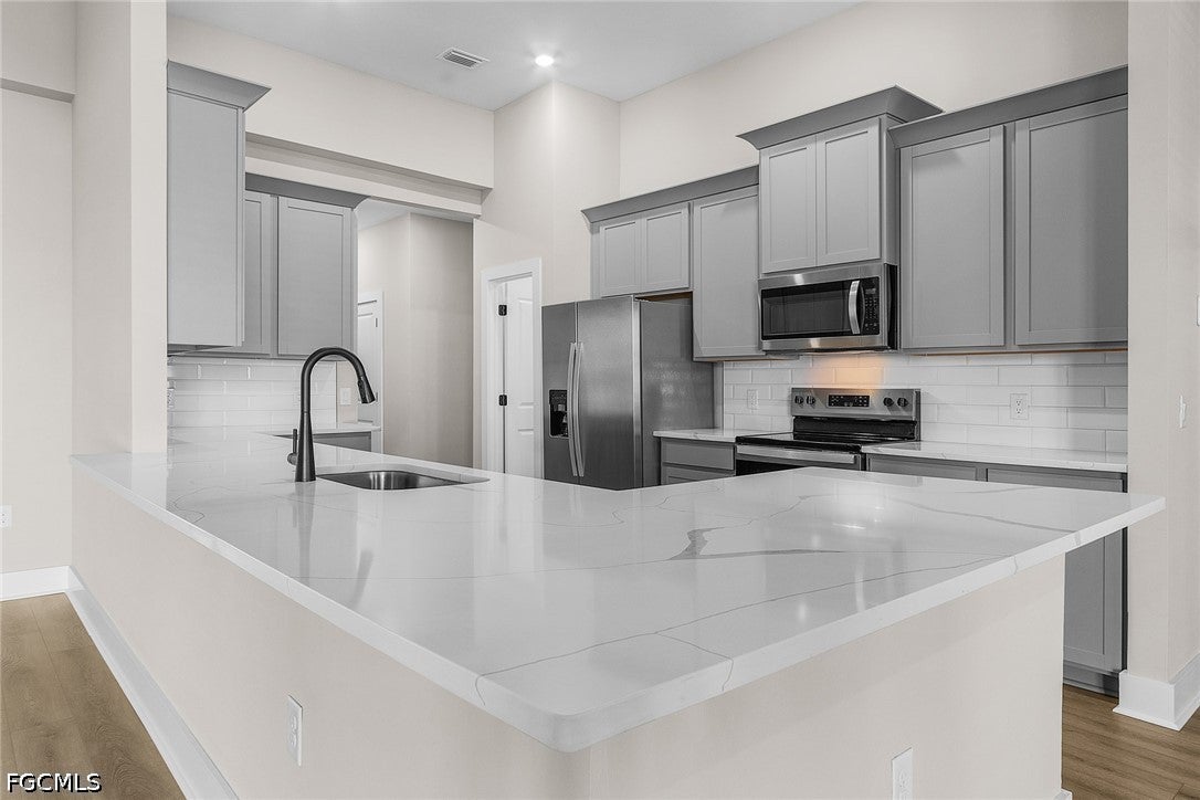 1524 SW 29 St, Cape Coral, FL 33914 photo