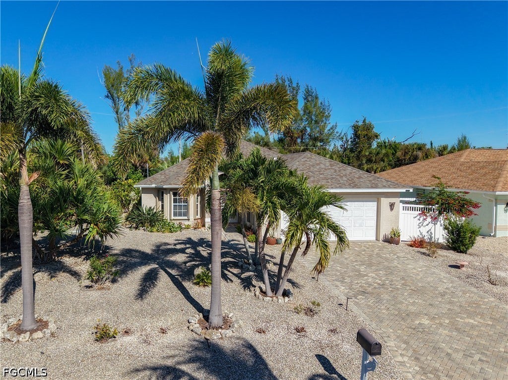3472 Manatee Dr, Saint James City, FL 33956 photo