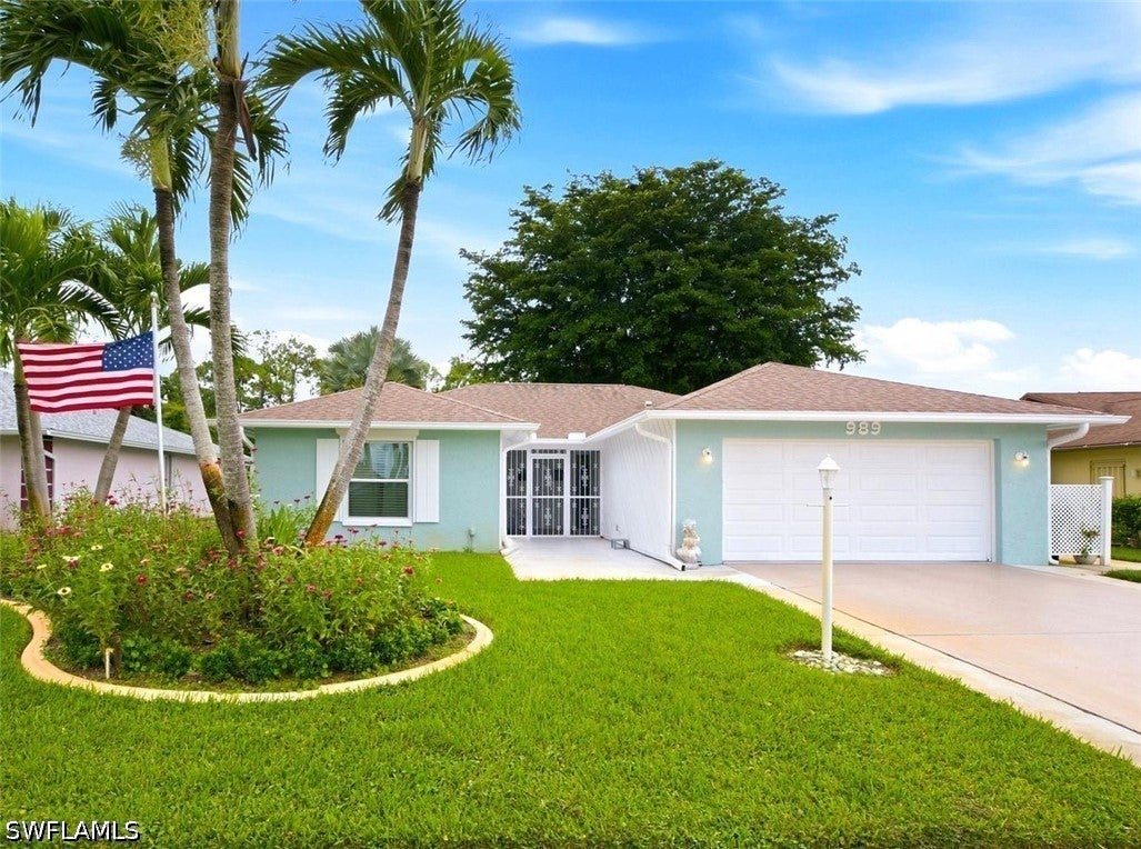 989 Charlemagne Blvd, Naples, FL 34112