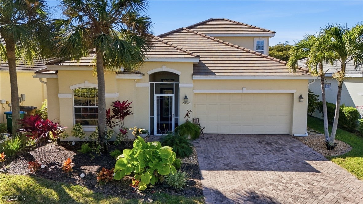 2452 Blackburn Cir, Cape Coral, FL 33991 photo