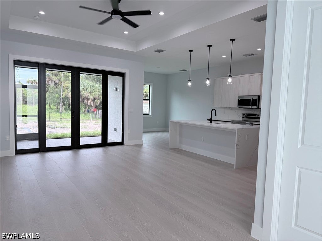 472 12 St, Naples, FL 34120 photo