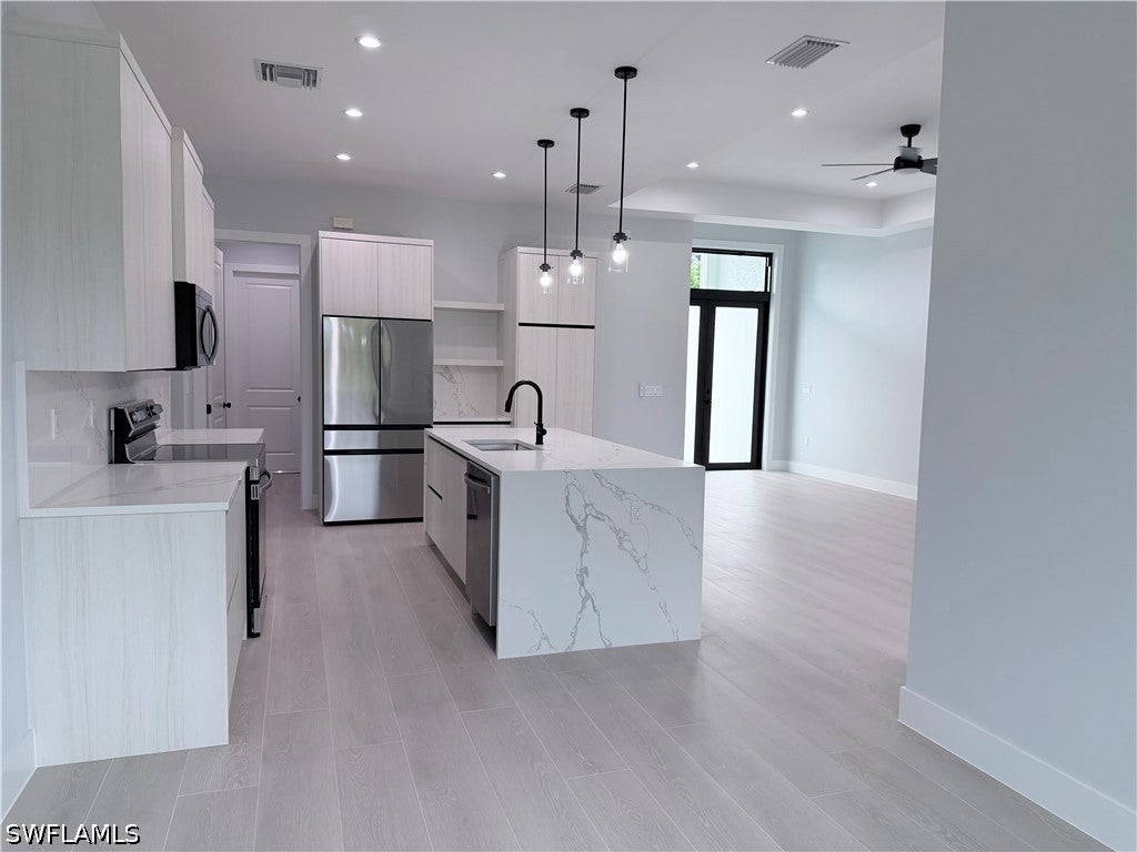 472 12 St, Naples, FL 34120 photo
