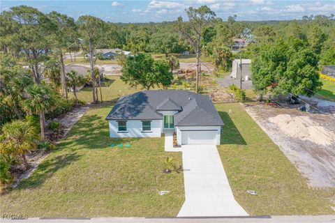 Single Family Residence in Lehigh Acres FL 1202 E 9th Street.jpg