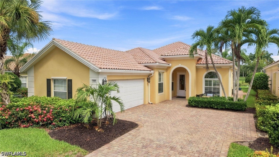 7589 Garibaldi Ct, Naples, FL 34114