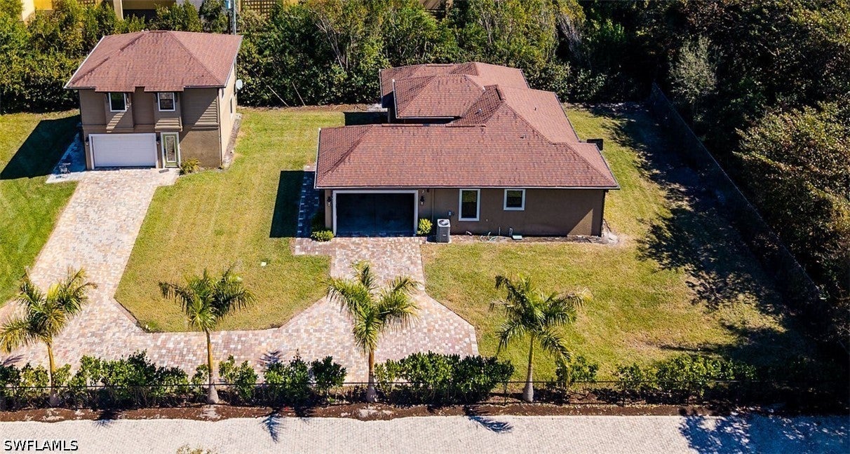 1386 Rosemary Ln, Naples, FL 34103